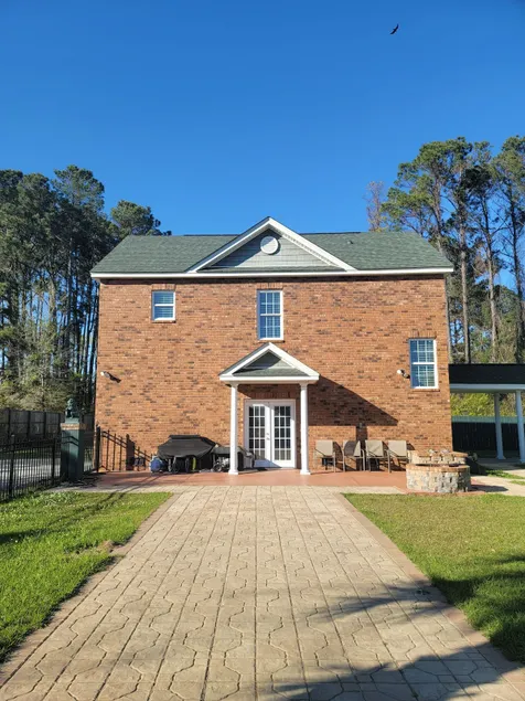 Jenkins Creekside Apartment - Image 1