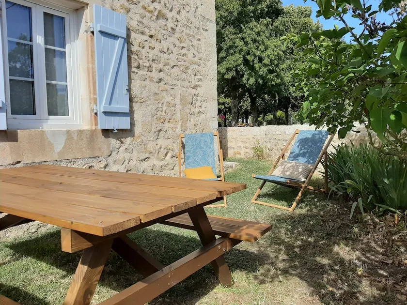 Independent accommodation with garden near Poitiers - Image 1