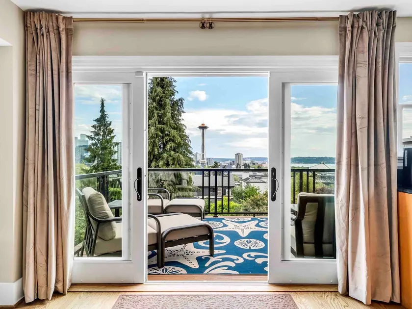 Fabulous Space Needle Views in Queen Anne - Image 1