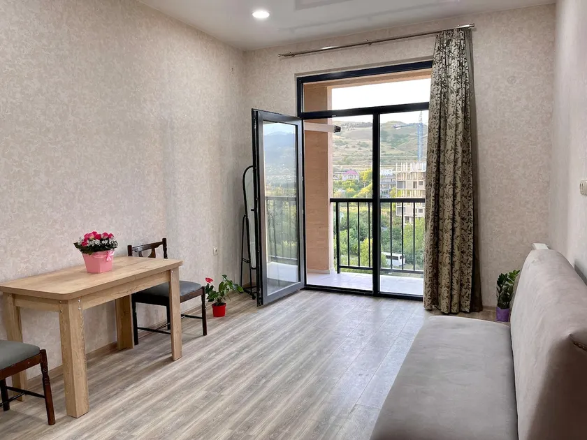 Lovely apartment with stunning terrace view - Image 1