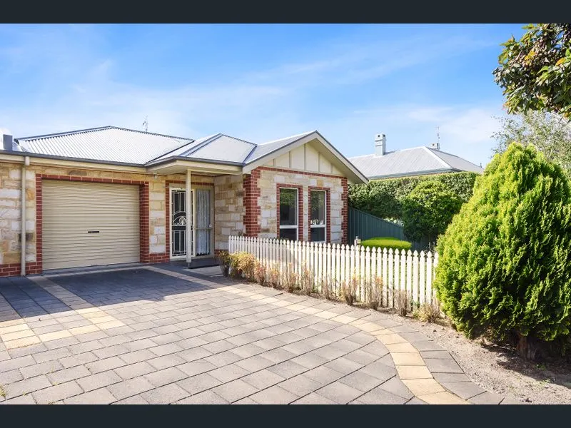 Victor Central Cottage Perfect Location - Image 1