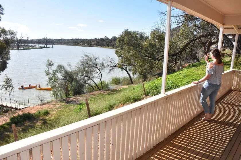 Reflections Cottage - Mundic Waterfront Cottages - Image 1