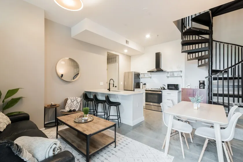 Dilworth Business Loft- Min. 30 Day Stay - Image 1