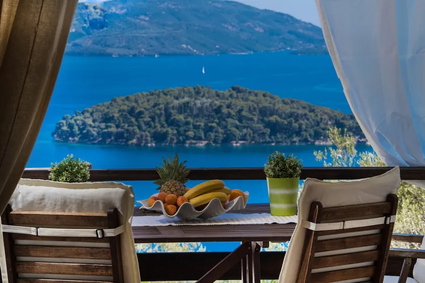 Villa Meliti - private villa with stunning seaviews, infinity pool, close to the beach - Image 1