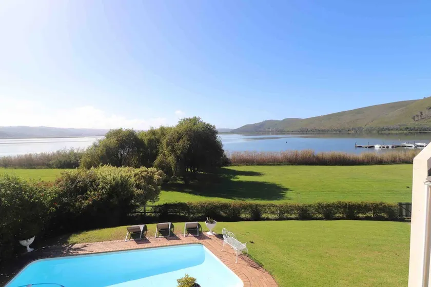 Family home on lagoon edge in Belvidere, Knysna - Image 1