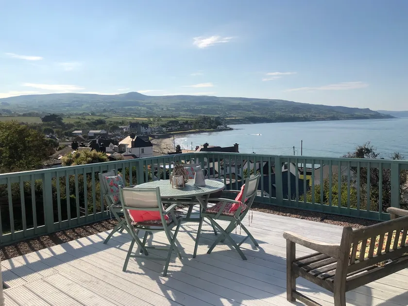 Seaview Cottage, beach, golf, Antrim Coast - Image 1