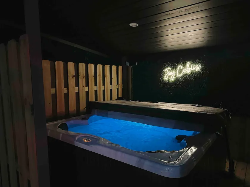 Smoky Mountain Fall Escape • Sleeps 4 • Hot Tub - Image 1