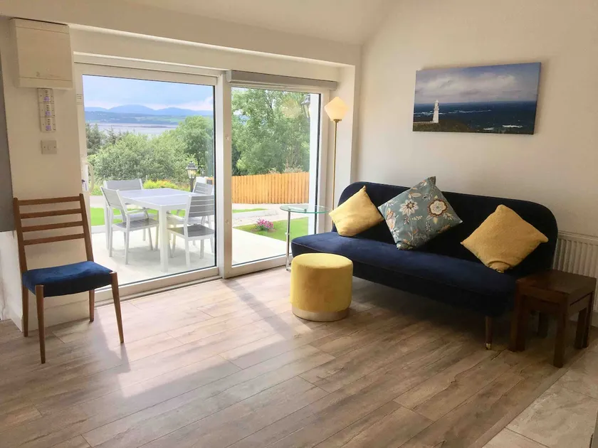 Brownes Sea View Cottage No 2 Dungloe 14km - Image 1