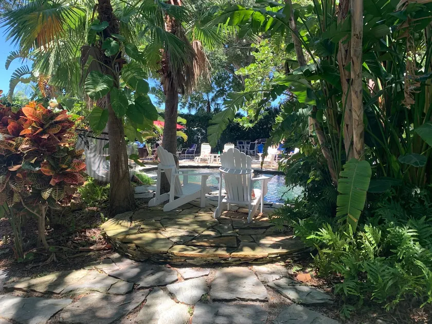 Island Oak Apartment  - Image 1