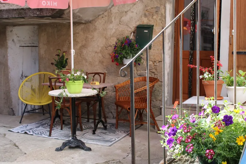 F2 in the heart of the village of Vico - Image 1