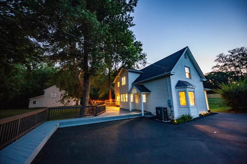  Private Trail To Wine! 5-bedroom Farmhouse In Heart Of Virginia Horse Country - Image 1