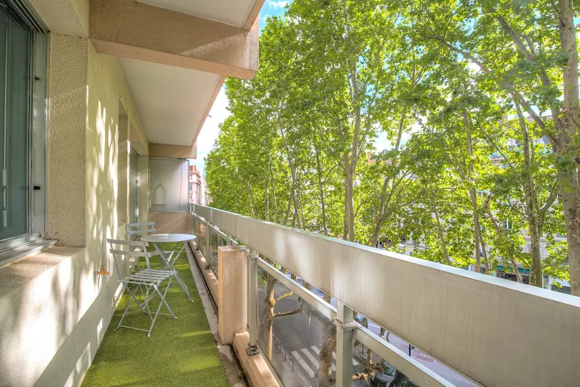 Appartement moderne proche Lyon 6ème - Image 1