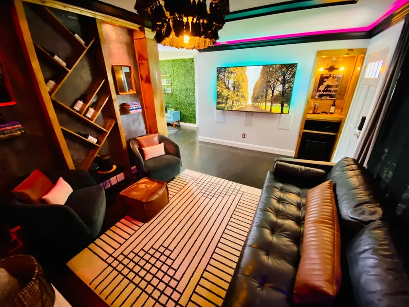Eclectic Euro-Inspired Suites: Cinema + 2 Kings - Image 1