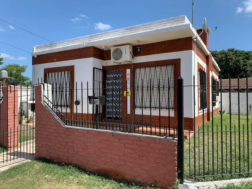 Casa Hotel Cactus 15 minutes from Ezeiza. - Image 1