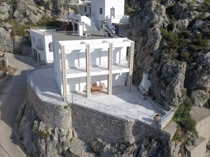 The White House, Great location for climbers! - Image 1