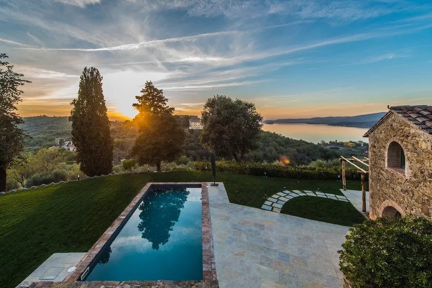 Villa la Cotogna Luxury stay lake view - Image 1