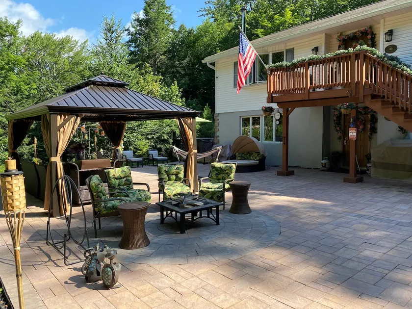 Home in Tannersville - Sauna, Hot Tub, Deck - Image 1
