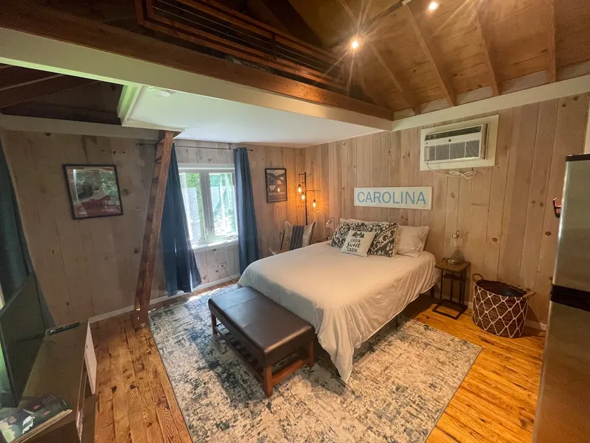 Country-Clubhouse Tiny Home. Close to downtown! - Image 1