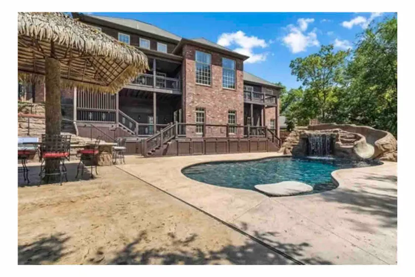 Luxurious & Spacious Bentonville Custom European Home- Remodel-w/Oasis Pool! - Image 1