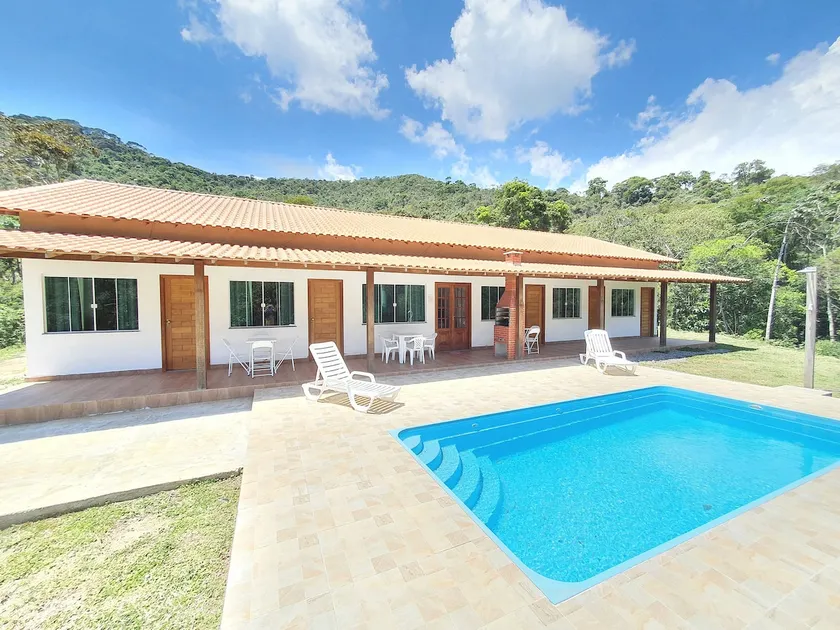 Ranch with private pool and barbecue area - Image 1