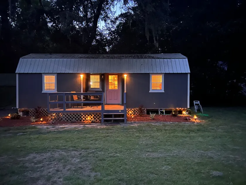 Tiny Farmhouse on the Grove - Image 1