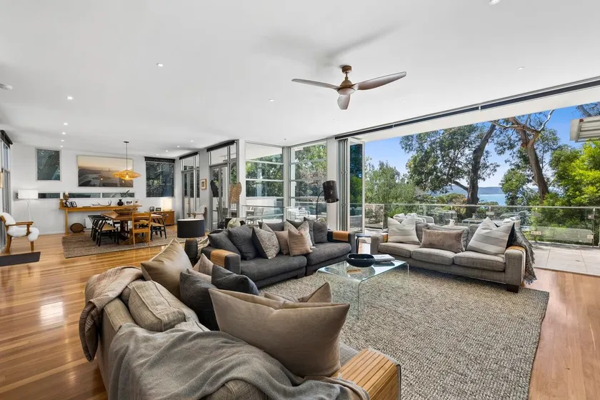 Seaview House - Image 1