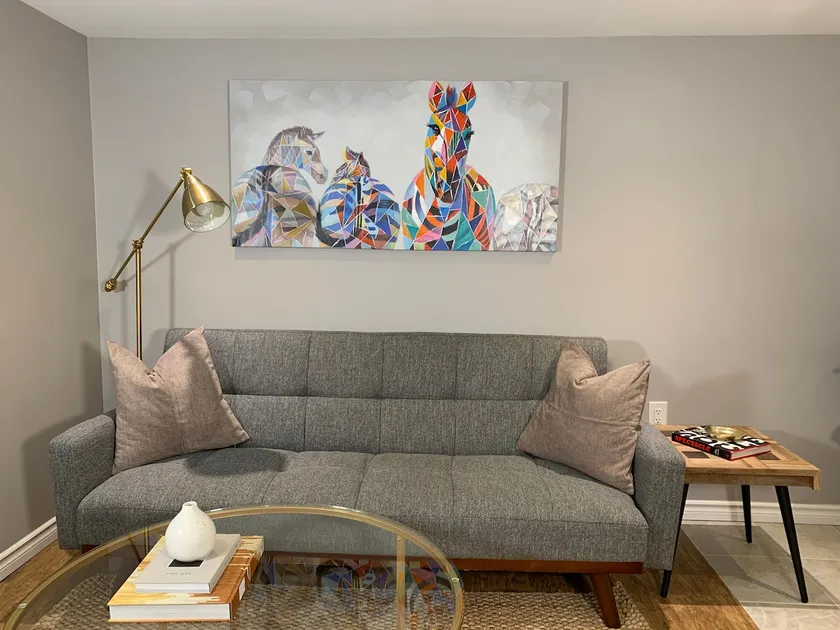 Modern And Bright Hamilton Mountain *Hidden Gem* - Image 1