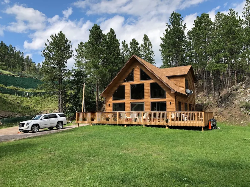 Chalet with View of Mount Rushmore!! - Image 1