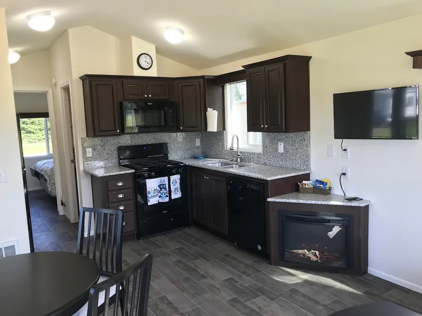 Owl Creek Cottage, a private getaway in Sequim Wa - Image 1