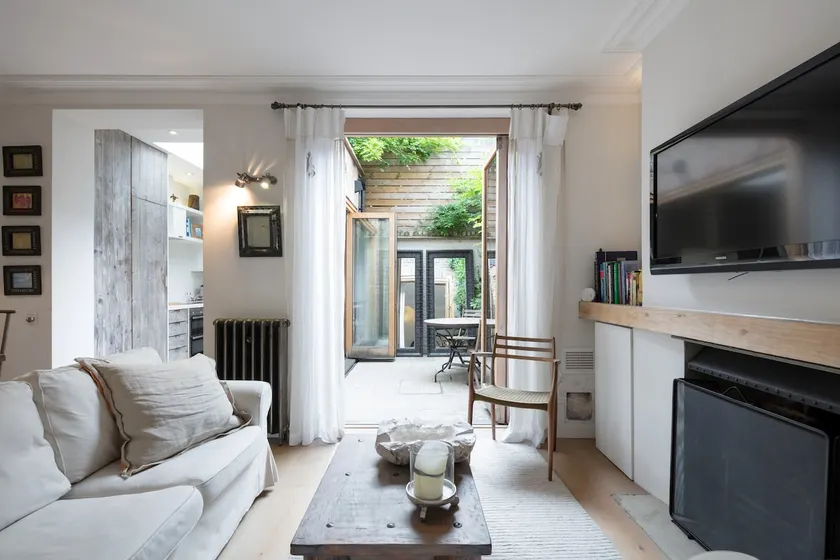 Retreat to a Stylish 1 Bedroom Flat in Chelsea - Image 1