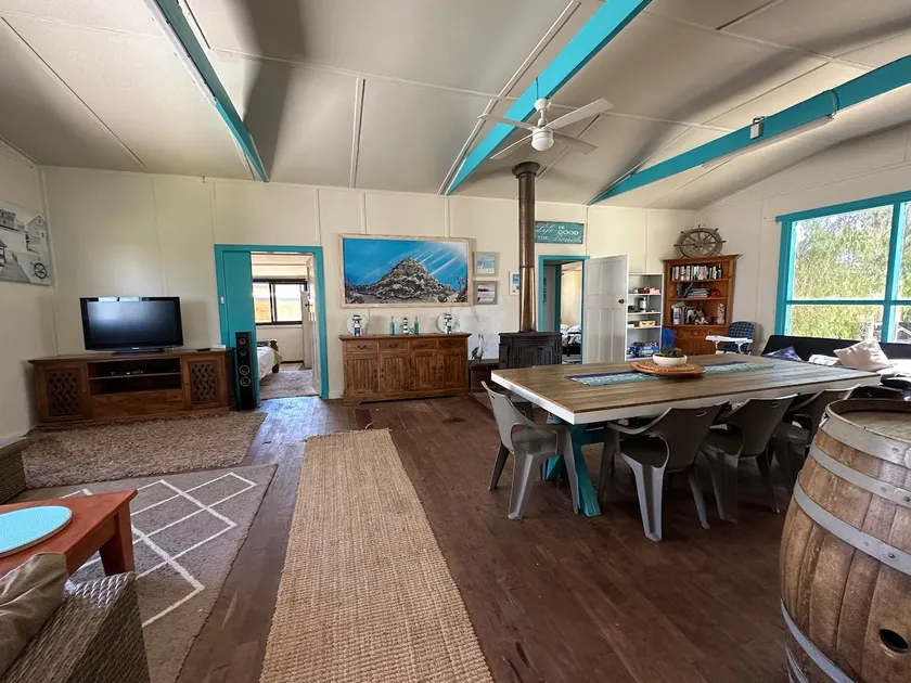 Sirocco Beach House Lancelin AUSSIE BEACH SHACK - Image 1