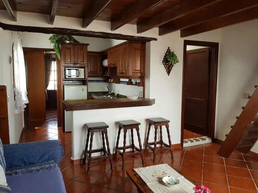 La Flora Marina Apartments - Image 1