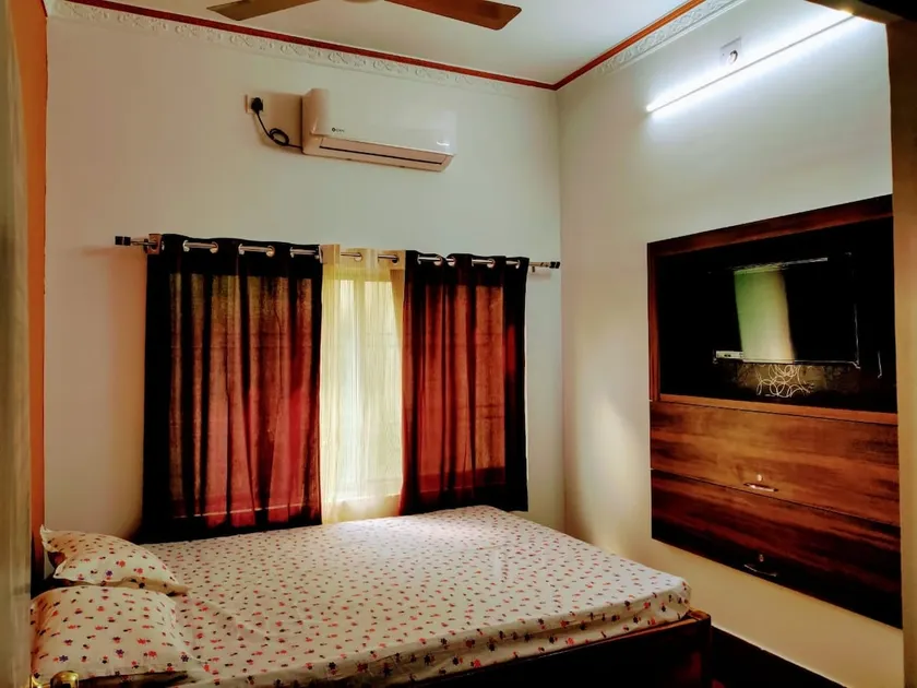 Home away from home 4 - Image 1