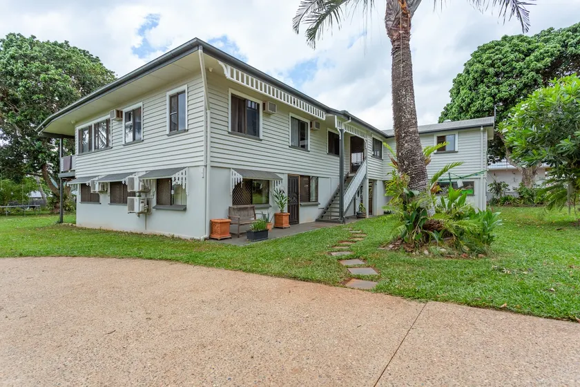 Family-Friendly 4BR, Wi-Fi, Netflix, Sleeps 10 - Image 1