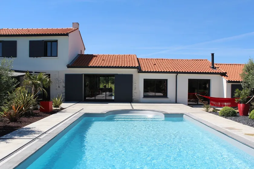 Luxury villa with pool near Nantes - Image 1