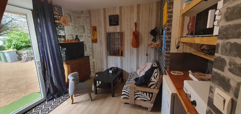 2-bedroom 3-bed apartment - Image 1