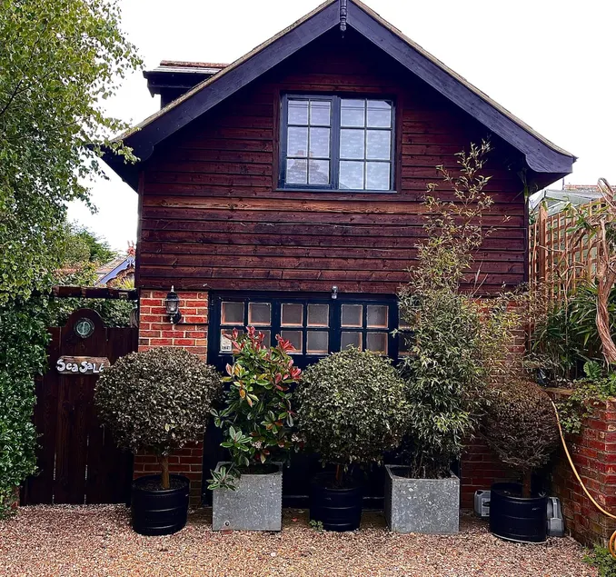 A quirky, self contained sea salt studio cottage - Image 1
