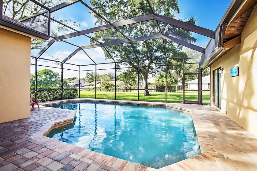 THE PINE WARBLER 4 BEDROOM 2.5 BATH POOL HOME PERFECT FOR ONE OR TWO FAMILIES - Image 1