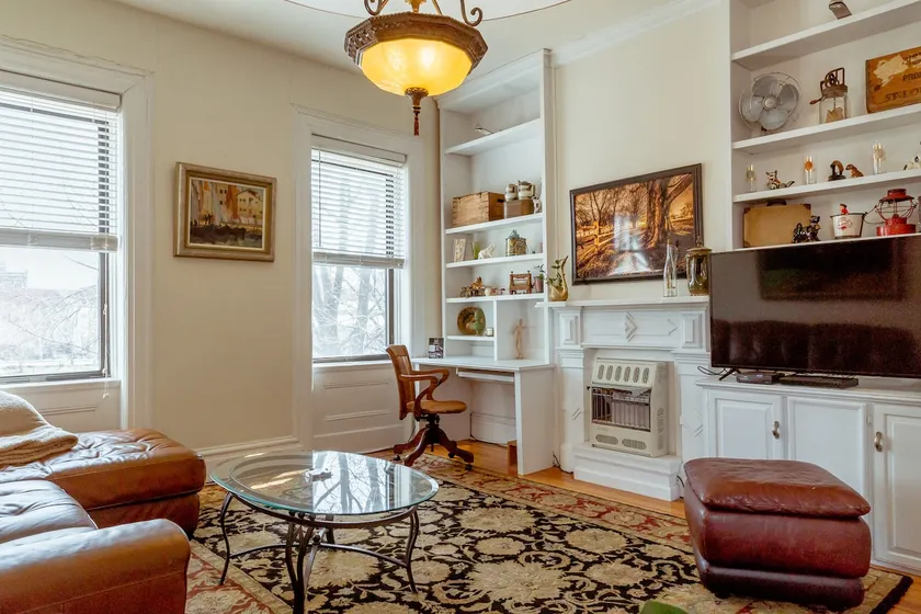 Cozy, Old World Charm Apartment in Benton Park!!! - Image 1