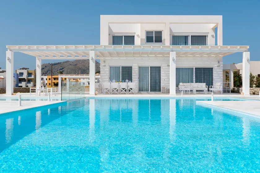 Maria Beachfront Villa in Kolympia - Image 1