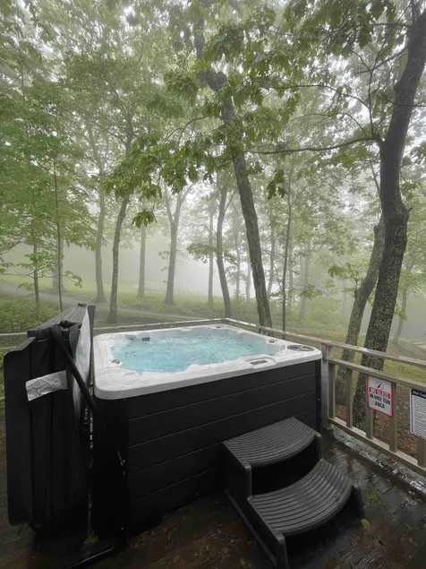 4BR (3 KING)+ Shuffleboard + Hot Tub + EV Outlet - Image 1