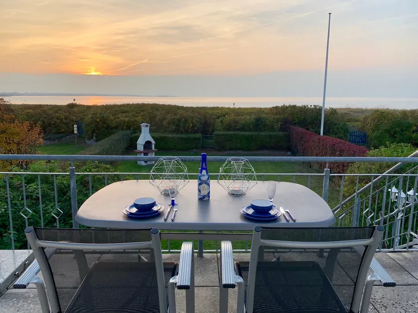 First line beach house with sea view and beach access - Image 1