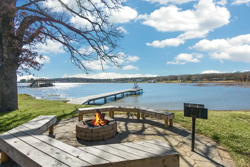 Waterfront Oasis! Beautiful deck & dock. Swim/dogs - Image 1