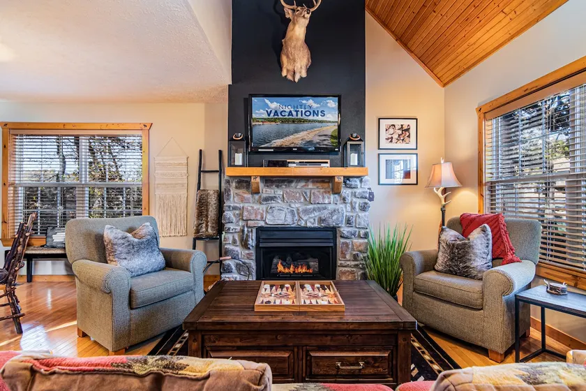 Cedar Ridge Cabin, Stonebridge Village - Image 1