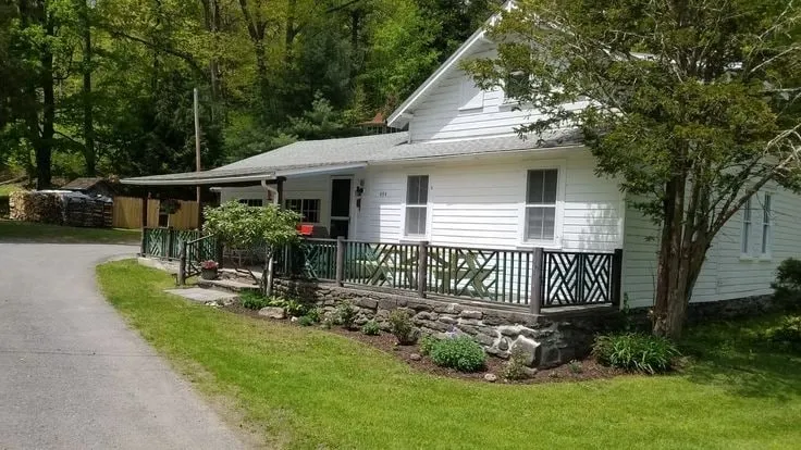 Panther Mountain Lodge - Image 1