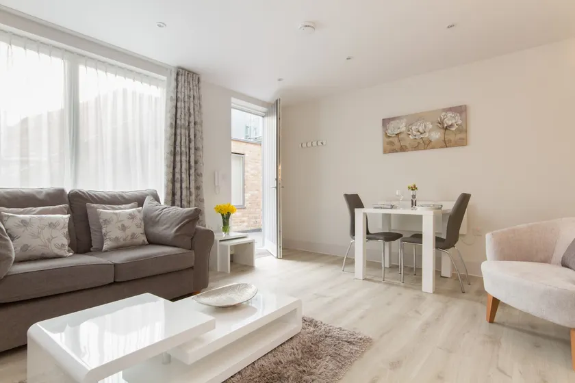 Citystay Living - Midsummer Mews - Image 1