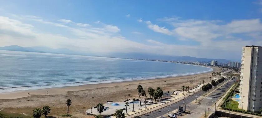 Wonderful oceanfront apartment on the 11th floor - Image 1
