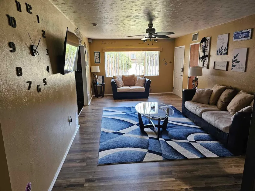(Huge Home)W/Game Room! - Image 1