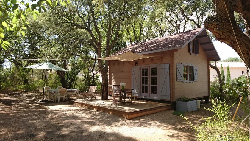Small charming cottage with all amenities. - Image 1