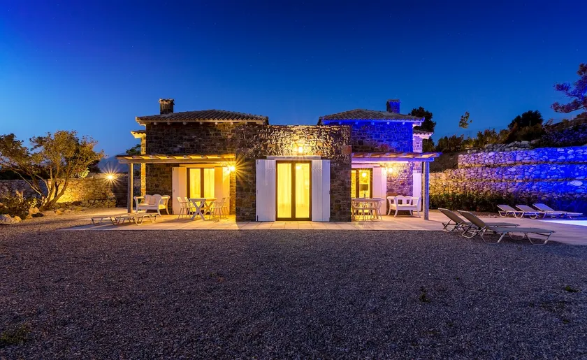 Complex of villas with private pool - Image 1